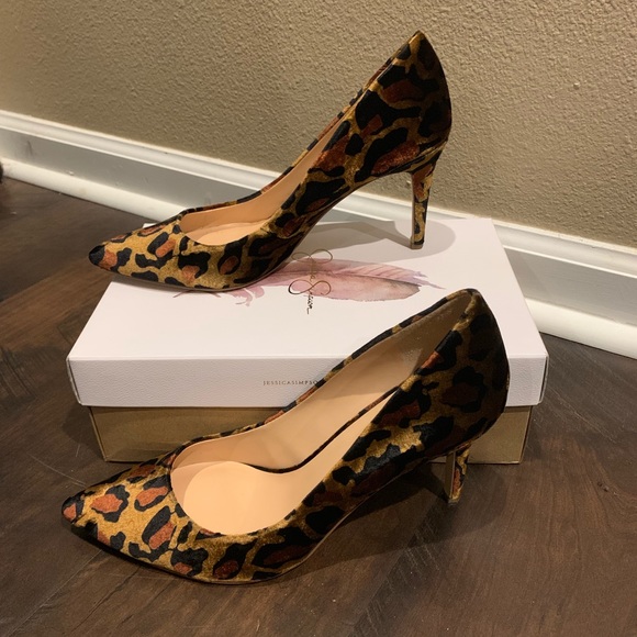 Jessica Simpson Leopard heels - Picture 2 of 4